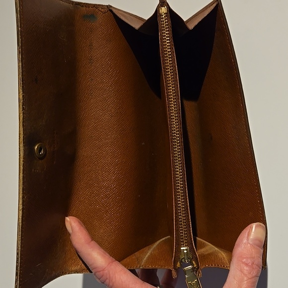 LV long wallet - Picture 16 of 16